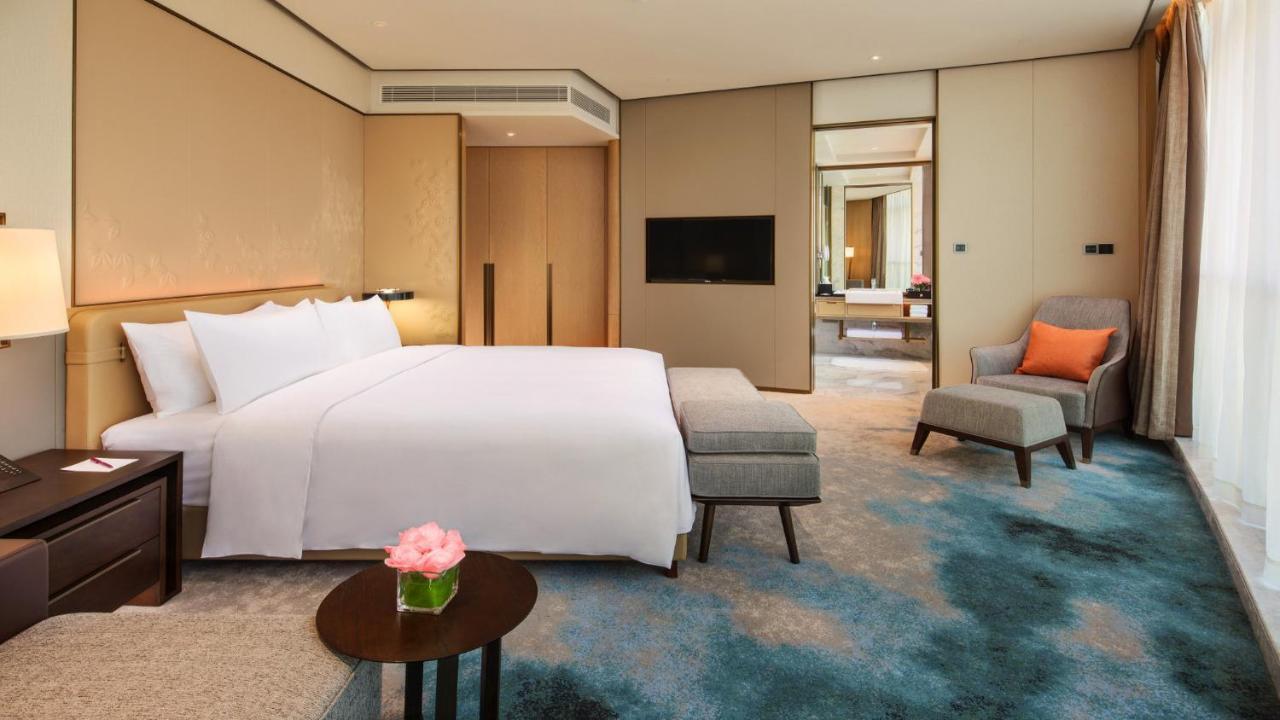 Готель Crowne Plaza Xiangxi Финхуан Екстер'єр фото